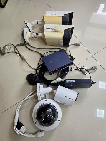 Hikvision IP Camera 6MP (2pcs) + 5MP Analog (2pcs) + POE switch