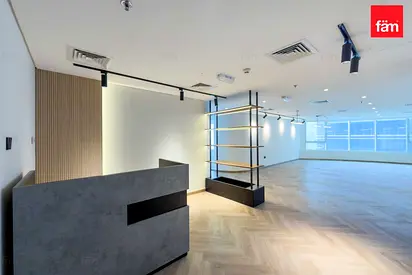 Fitted | 2 Parkings | Community Expert
