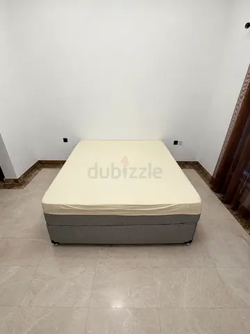 Queen size mattress and divan base in good condition