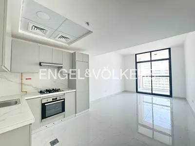 Maids Room | High Floor | Fitted Kitchen