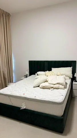 Modern Green Velvet Bed with Mattress