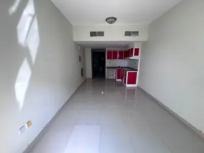 استديو في الحميديه  قريب من المحكمه وجامعه عجمان شارع الجامعه  تكييف مركزي  مساحة كبيره  صيانه علي المالك  السعر 22 الف