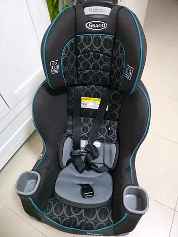 The Graco TriRide 3-in-1 Car Seat Convertible great condition