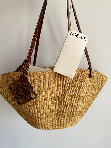 Loewe Shell Handbag in beige/brown leather and woven raffia Authentic