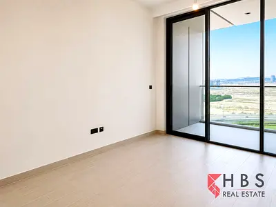 BRIGHT STUDIO | BRAND NEW | PRIME LOCATION