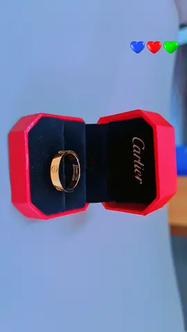 Cartier Love Ring in 18K Gold (pre-owned) with Box