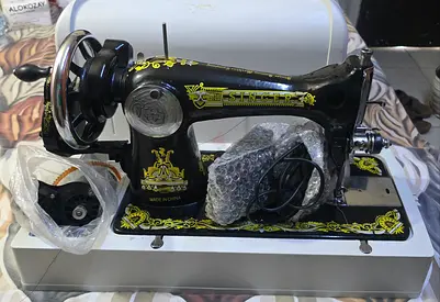 Singer Sewing Machine with Electric Motor