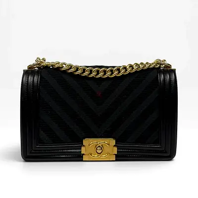 CHANEL BLACK CHEVRON FABRIC  LAMBSKIN LEATHER MEDIUM BOY BAG WITH GOLD HARDWARE