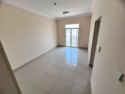 اغتنم فرصة السكن في واحدة من أفضل مناطق عجمان، شقة غرفة وصالة (ثاني ساكن) بتشطيبات راقية ومساحة واسعة، تقع في الجرف 3 بالقرب من السوق الصيني، في موقع
