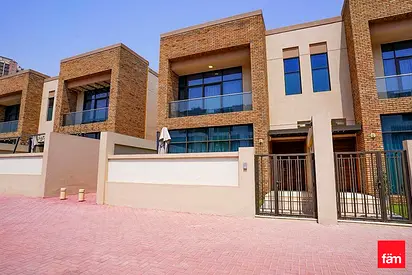 Corner 4br+Maid Villa | Eleganz By Danube