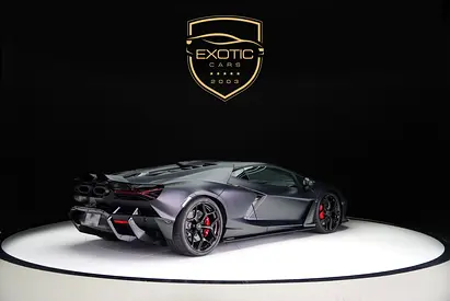 صورة 4 لـ 2024 Lamborghini REVUELTO
