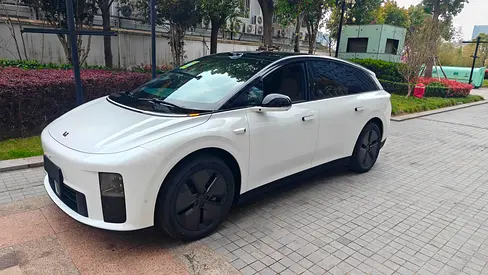 صورة 7 لـ 2026 LI AUTO L6