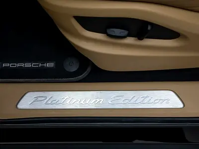 2023 Porsche CAYENNE thumbnail 18