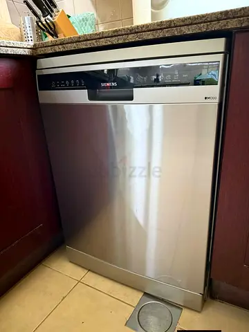 Siemens iq500 dishwasher three rack new model slightly used