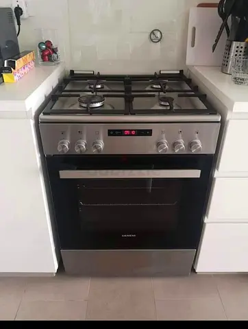 New SIEMENS 4 burner top gas oven electric cooker Range size 60cm