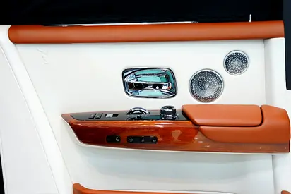 2022 ROLLS-ROYCE PHANTOM — миниатюра 16