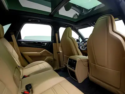 2023 Porsche CAYENNE thumbnail 17