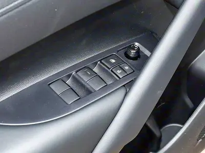 2026 Toyota COROLLA CROSS 照片 6
