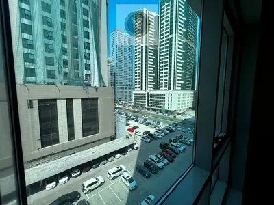 ثلاث غرف وصاله التعاون تكيف مجاني غرفه ماستر غرفة خادمه خزائن بالحائط اطلاله بنوراميه مفتوحه موقع مميز خلف مستشفي جيلاان