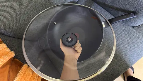 Non-stick Wok Pan with Glass Lid - Good Condition