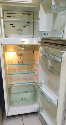 ثلاجة