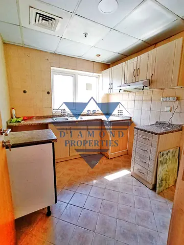 ABU SHAGARA 2BHK//CENTRAL AC NEAR BY PARK//GOOD LOCATION WITH TWO BALCONY RENT ONLY 40K