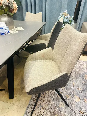 6 seater Dining table