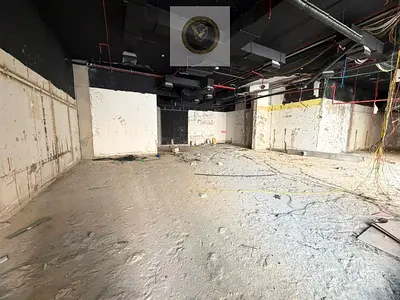 محل تجاري للإيجار في المويلح بالقرب من الصناعية 13 بمساحة 3423 قدم وكهرباء 200 كيلو وات مع شهرين مجاناً