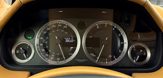 2012 Aston Martin RAPIDE 照片 16