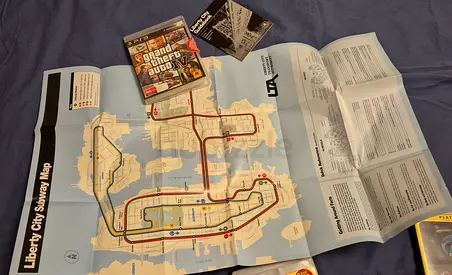 Bundle Grand Theft Auto IV, Map, Guidebook, Gran Turismo 5 and Assassins Creed Revelations for PS3