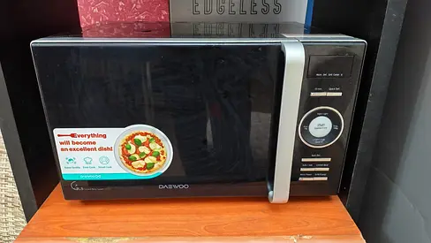 Daewoo Microwave Oven with Grill Function