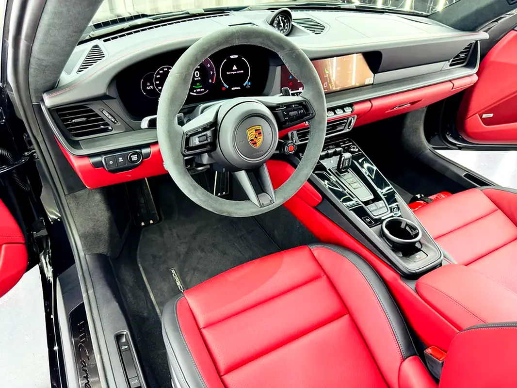 Porsche 911 2025