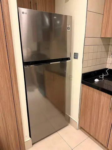 LG 512 literes Capacity Refrigerator same like new