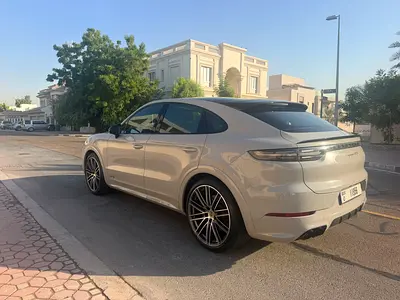 صورة 5 لـ 2022 Porsche CAYENNE