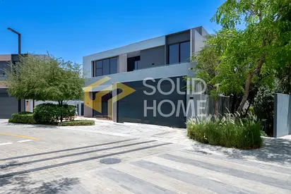 Spacious Townhouse | Fully Furnished | Close to Entrance
