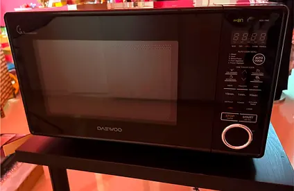 Microwave Oven with Grill