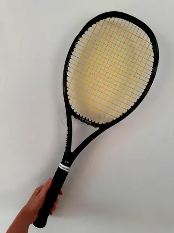 Yonex ezone 2025 Tennis Racket - like new, size 2