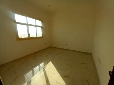 شقه للايجار بمدينه الرياض جنوب الشامخه مقابل الأسواق  بوسط الرياض