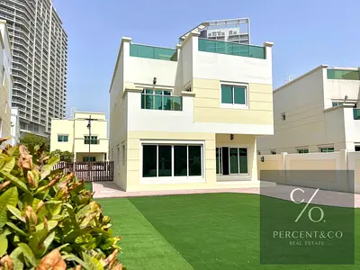 Spacious 4BR Villa | Circle Villas | Large Garden