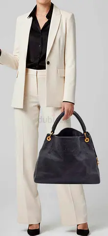 navy blue Louis Vuitton Artsy MM bag with wallet