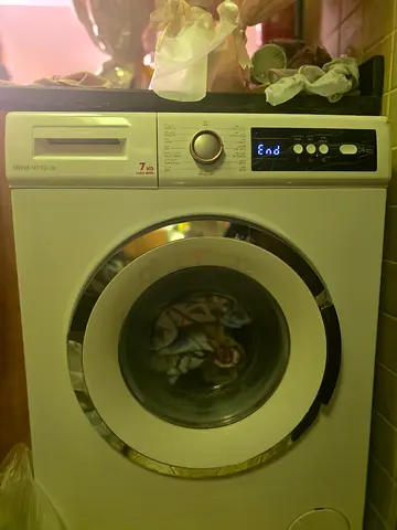 Hoover washing machine (bidding starts now end 31 Sept)