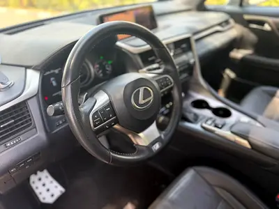 صورة 9 لـ 2019 Lexus RX-SERIES