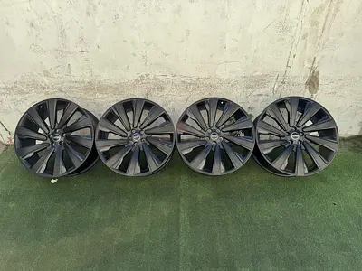Brand new Range Rover 24-inch Rims
