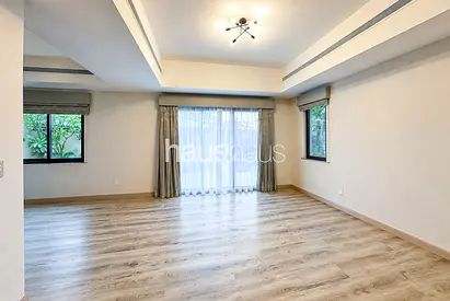 Type 3E | Upgraded Flooring | Vacant Sept