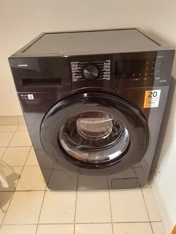 Samsung Washing Machine 9 Kg With AI System Used one year in excellent conditions Bought Dhs 1699