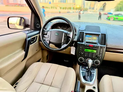 2011 LAND Rover LR2 thumbnail 17