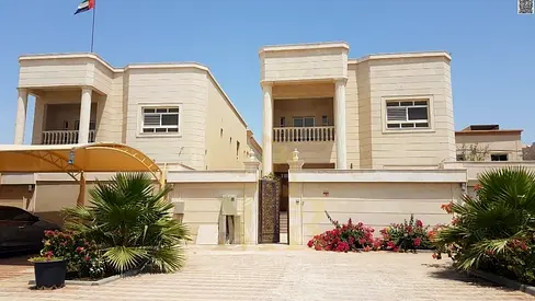 فيلا  بالمويهات 2  ساكن تجاري  طابقين وروف عدد 6 غرف نوم  بسعر شامل كهرباء ومية ومكيفات تملك حر