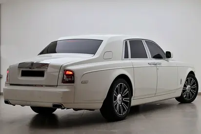 2016 ROLLS-ROYCE PHANTOM photo 3