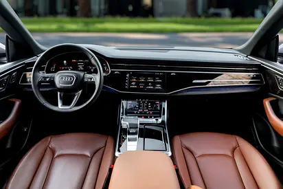 صورة 8 لـ 2023 AUDI Q8
