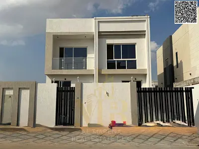 Two-story villa with luxurious finishing, located close to services and public facilities, price includes registration fees.